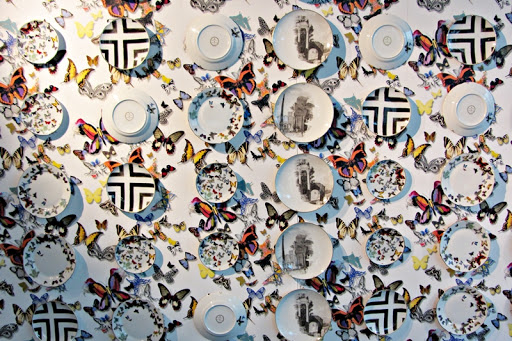 plates-wall