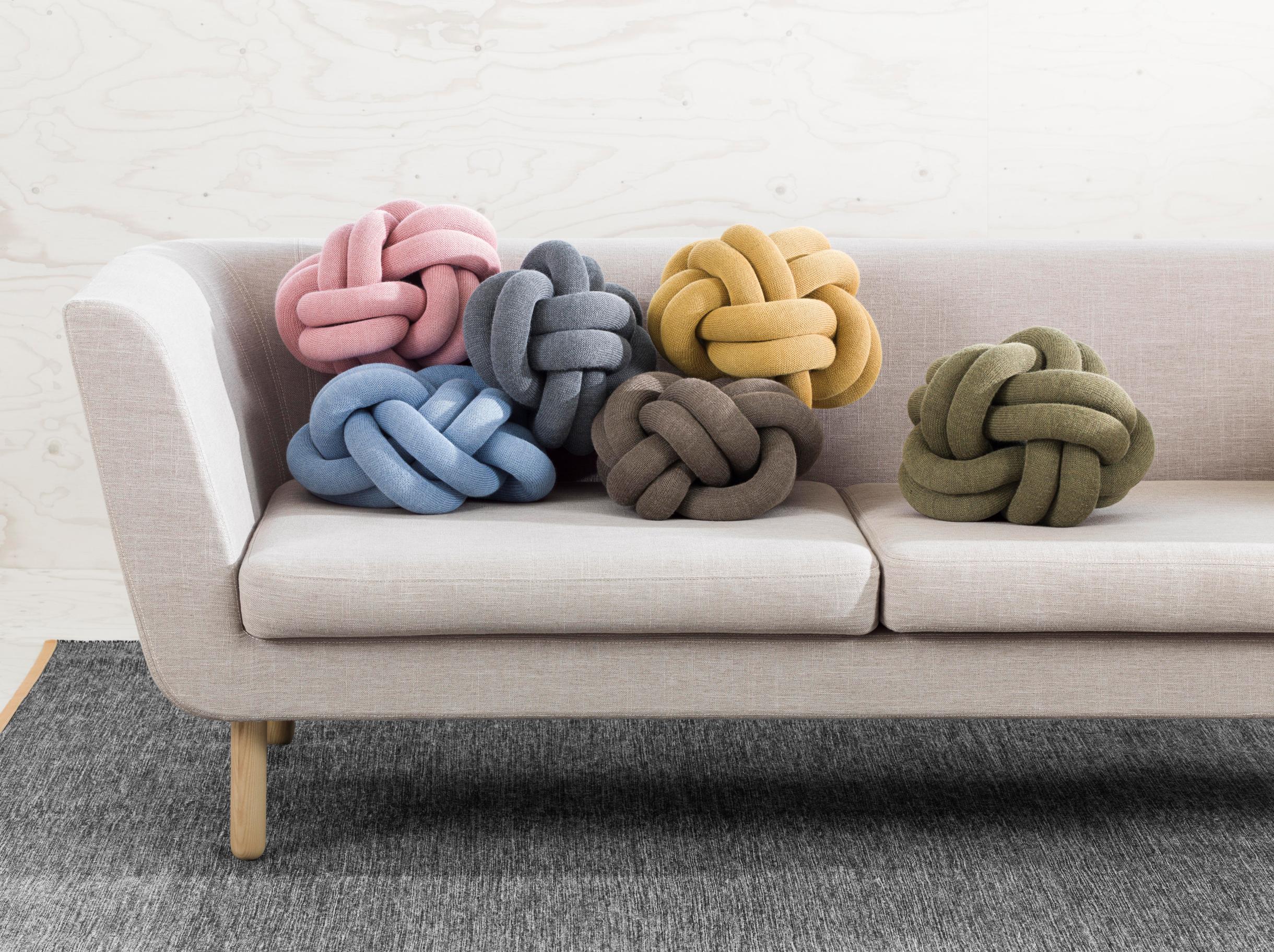 Design-House-Stockholm-set-4-Cuscini-Knot-Gialli-2