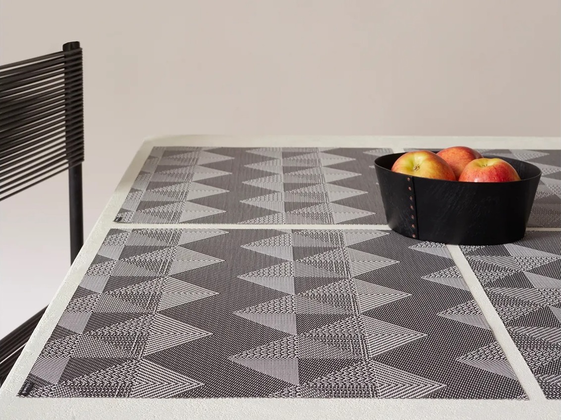 table_placemat_quilted_tuxedo