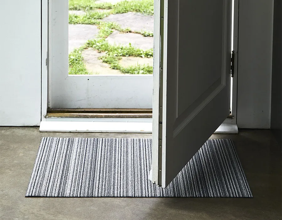 Shag Rug Chilewich Skinny Stripe Shadow 46 cm x 71 cm