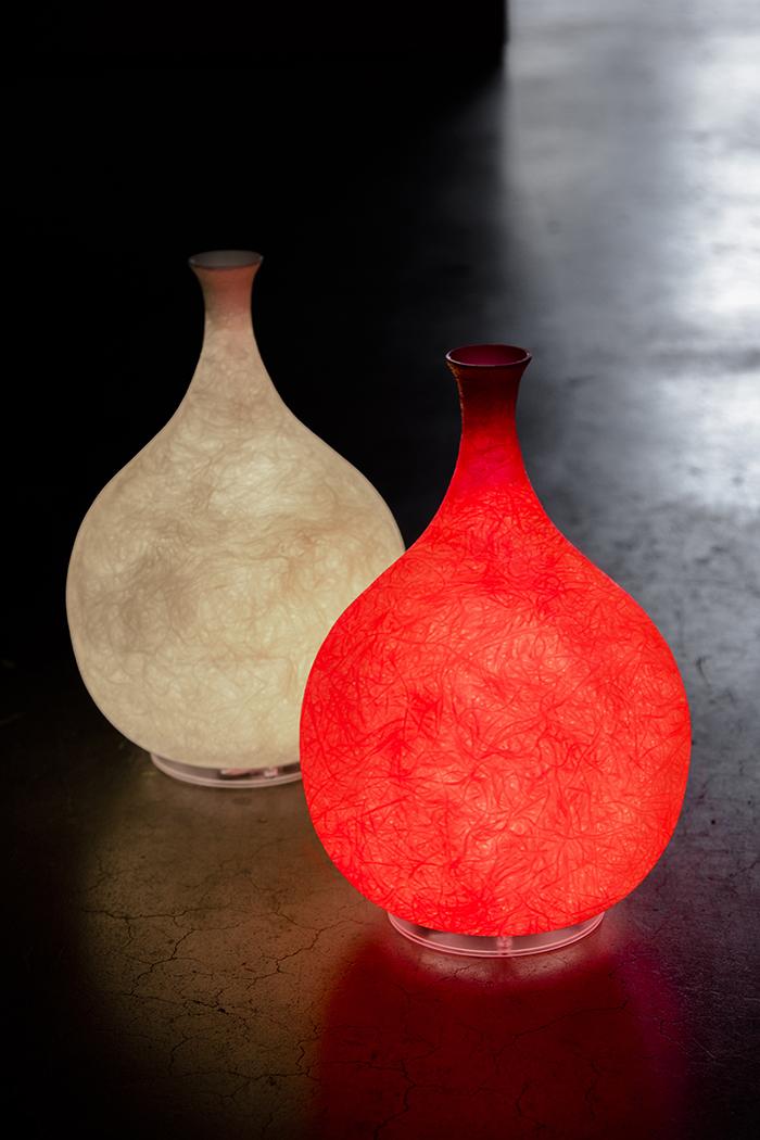 Lampada Da Tavolo Luce Liquida 2 In-Es Artdesign Collezione Luna Colore Rosso Dimensione 26 Cm Diam. Ø 18 Cm