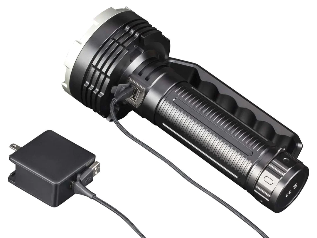 Rechargeable LED Flashlight LR80R 18000 Lumen Fenix