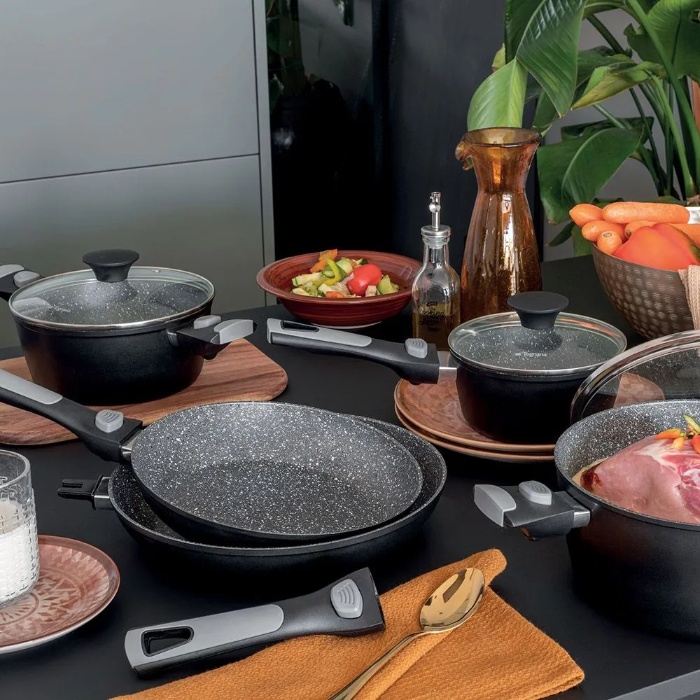 Grancucina Space Saving 8-piece set of pots and pans Tognana