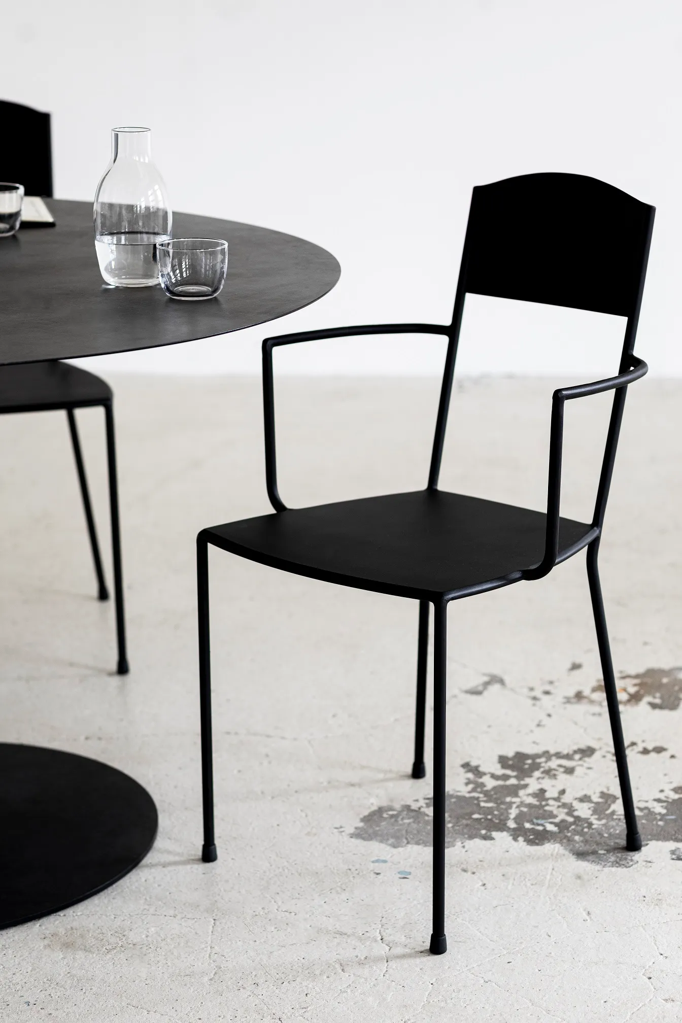 Chair + Armrest Matt Adriana L 40 W 40 H 84CM Antonino Sciortino by Serax