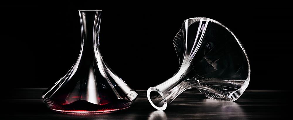 vista-alegre-swinging-decanter-photo