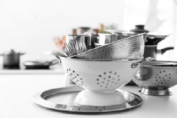 colanders-and-tray-on-kitchen
